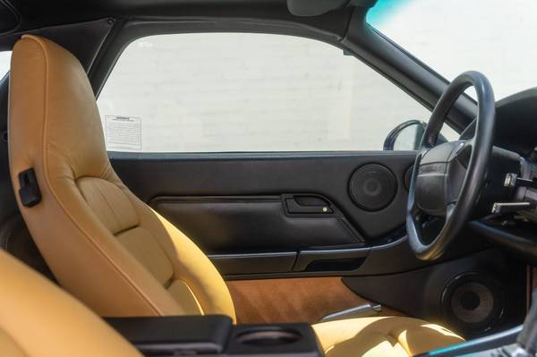Porsche-928-gts-1994-black-38