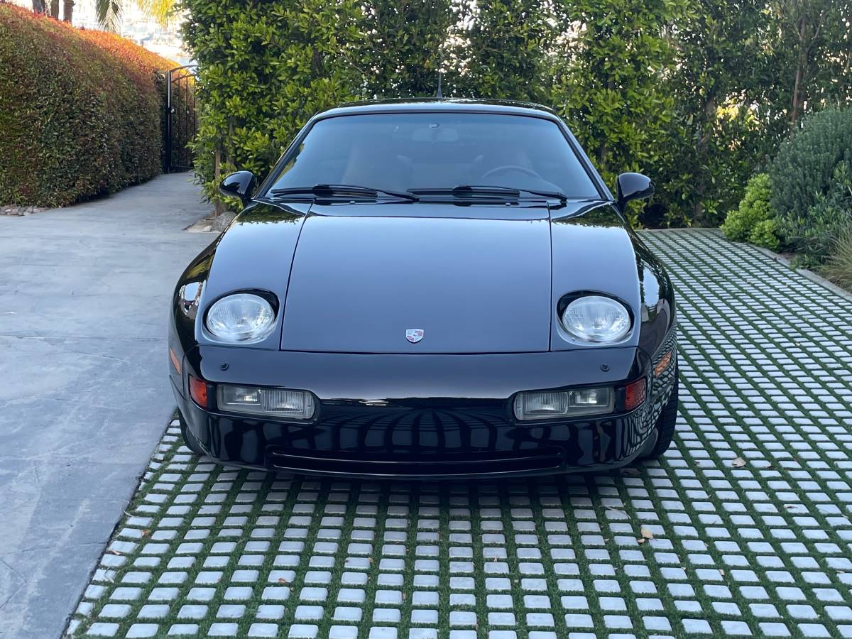 Porsche-928-gts-1994-black-8