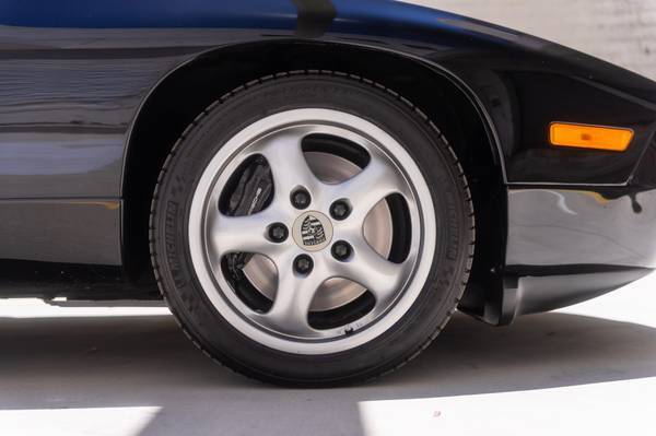 Porsche-928-gts-1994-black-81