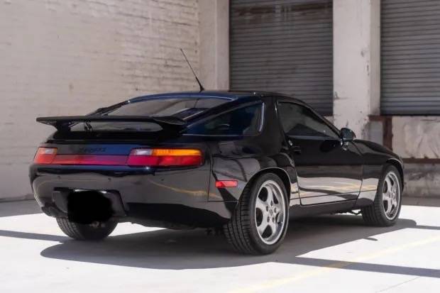 Porsche-928-gts-1994-black-92