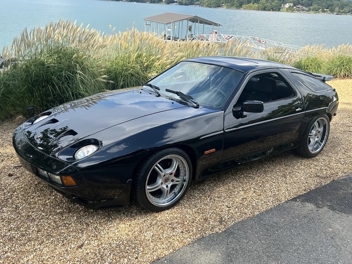 Porsche-928s-1984-Black-Black-1