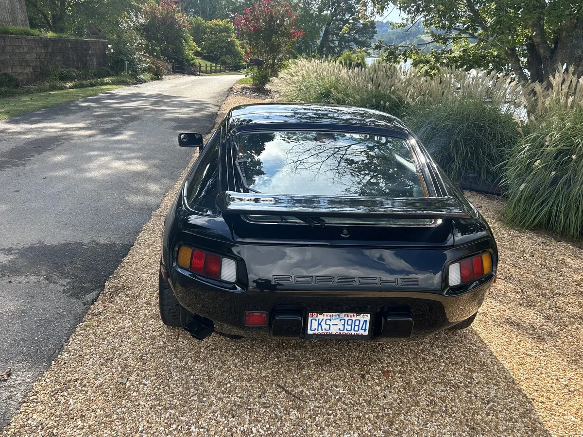 Porsche-928s-1984-Black-Black-9