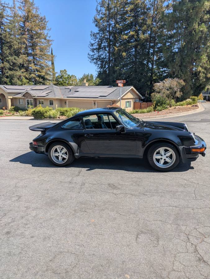 Porsche-930-1976-24