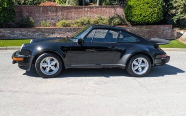 Porsche-930-1976-64