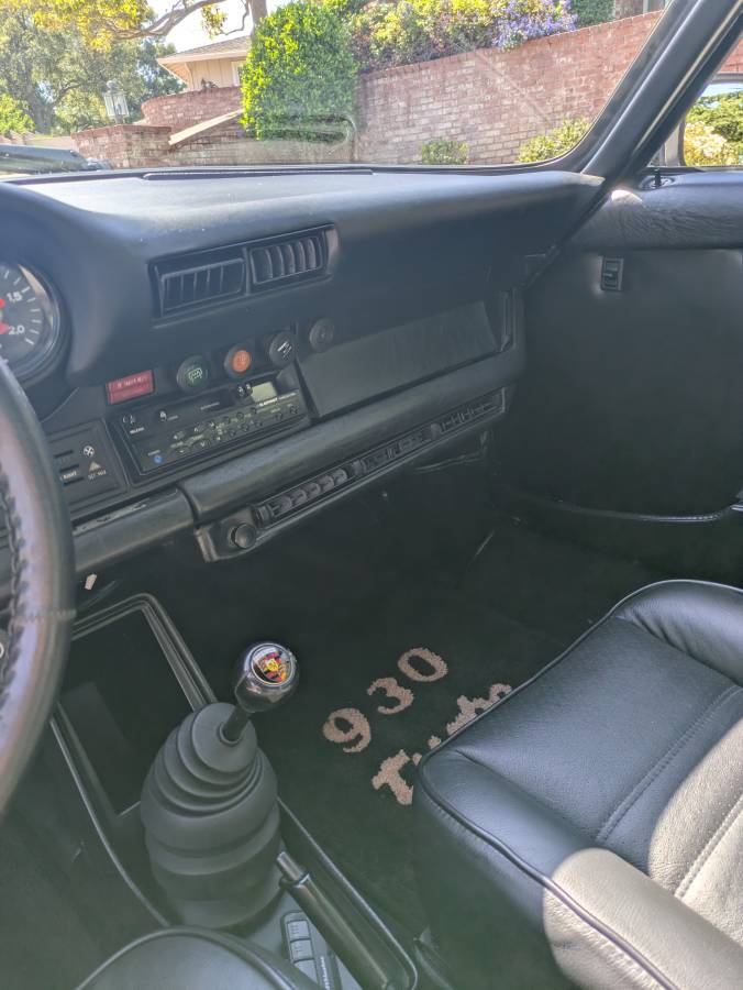 Porsche-930-1976-71