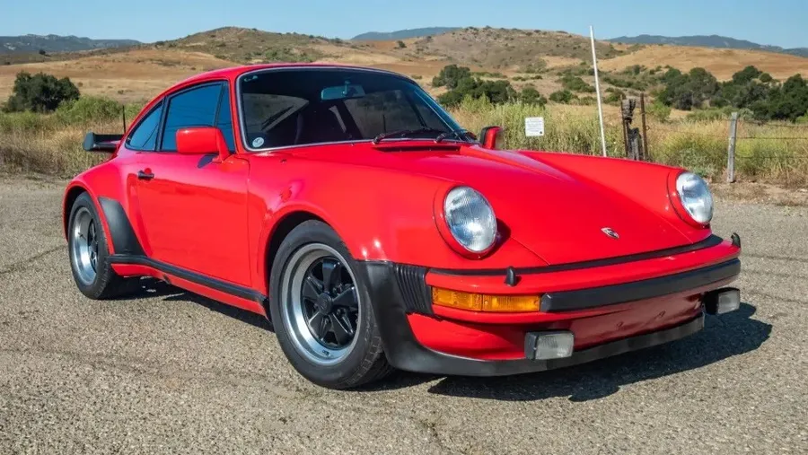 Porsche-930-1979-Guards-Red-Black-1