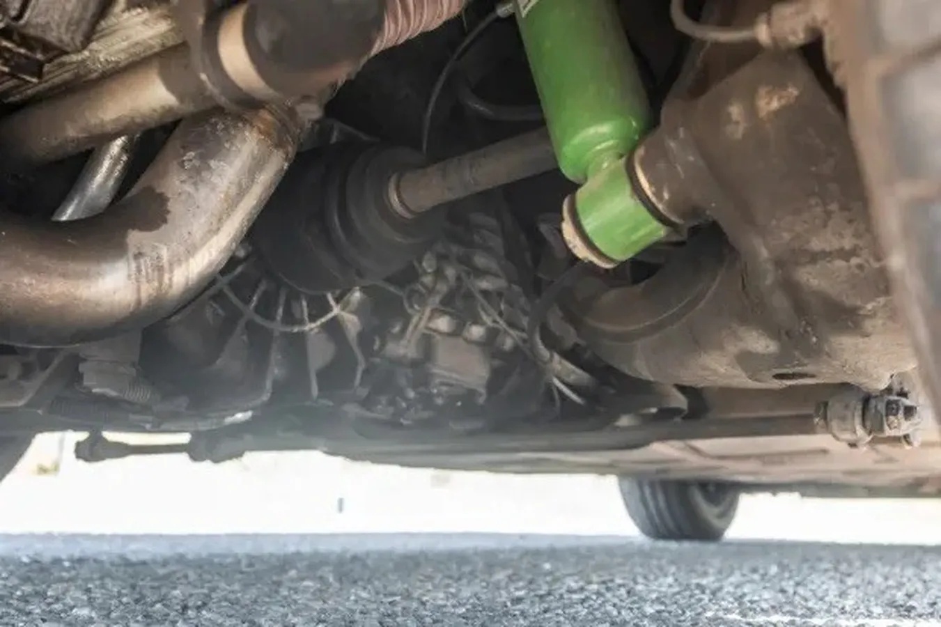 Porsche-930-1979-Guards-Red-Black-12