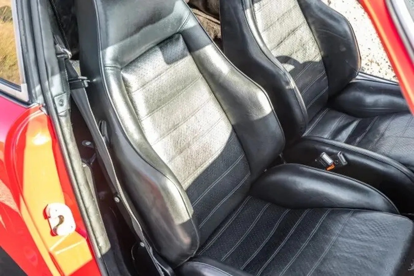 Porsche-930-1979-Guards-Red-Black-16