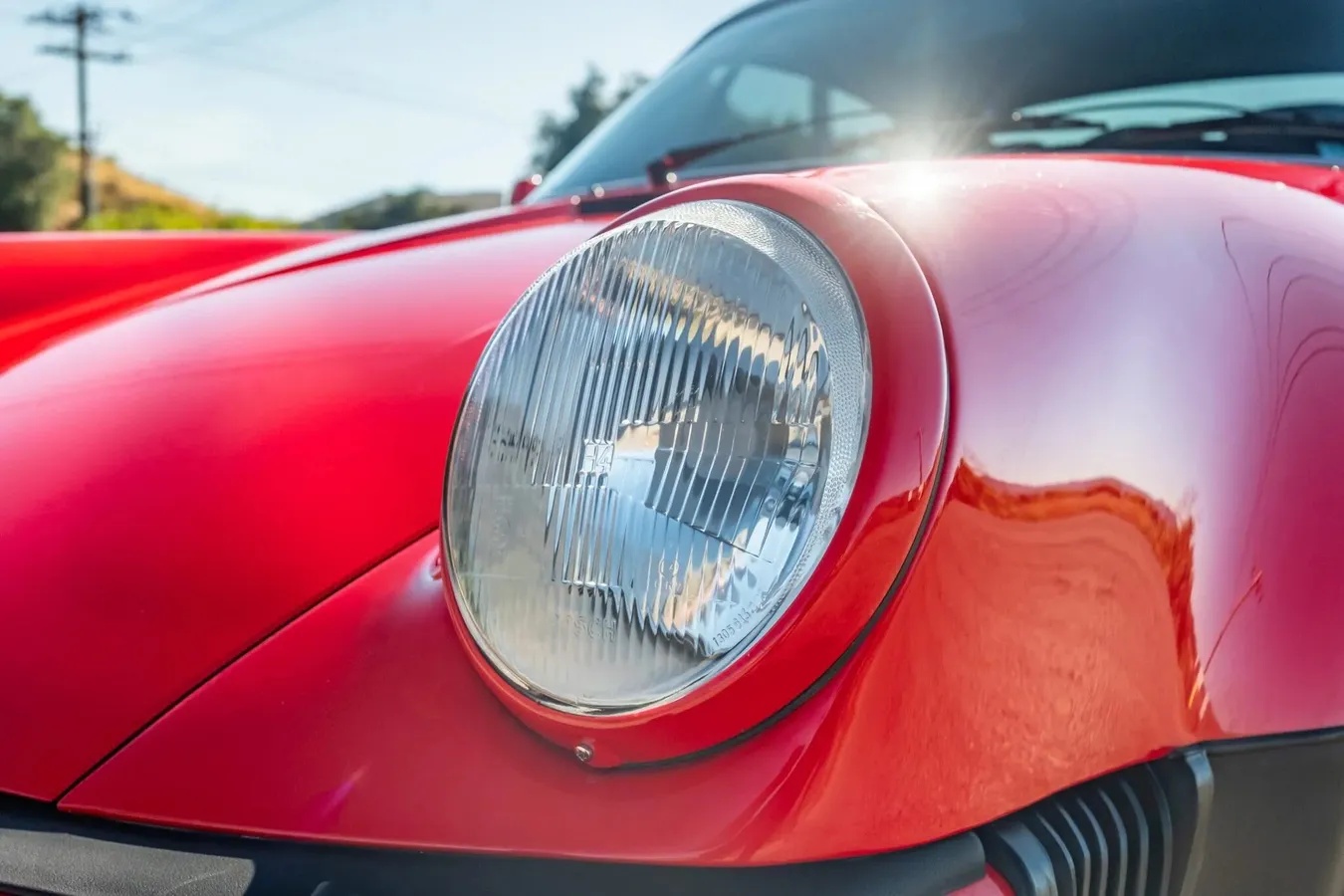 Porsche-930-1979-Guards-Red-Black-2