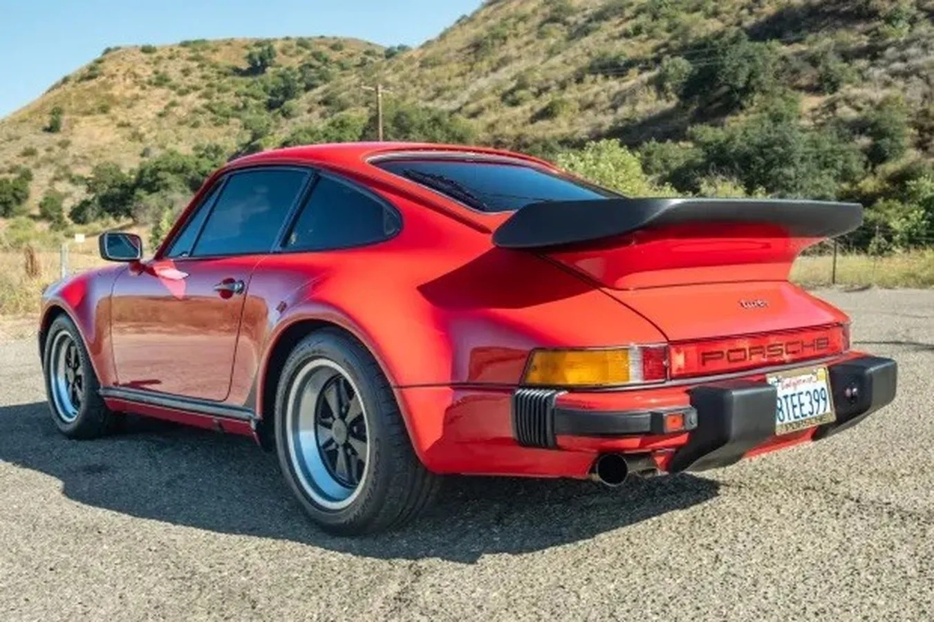 Porsche-930-1979-Guards-Red-Black-4