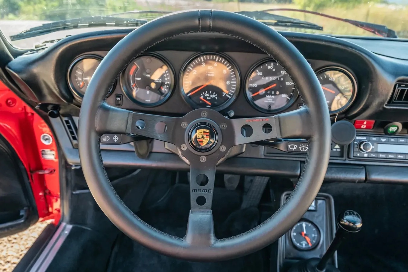 Porsche-930-1979-Guards-Red-Black-5