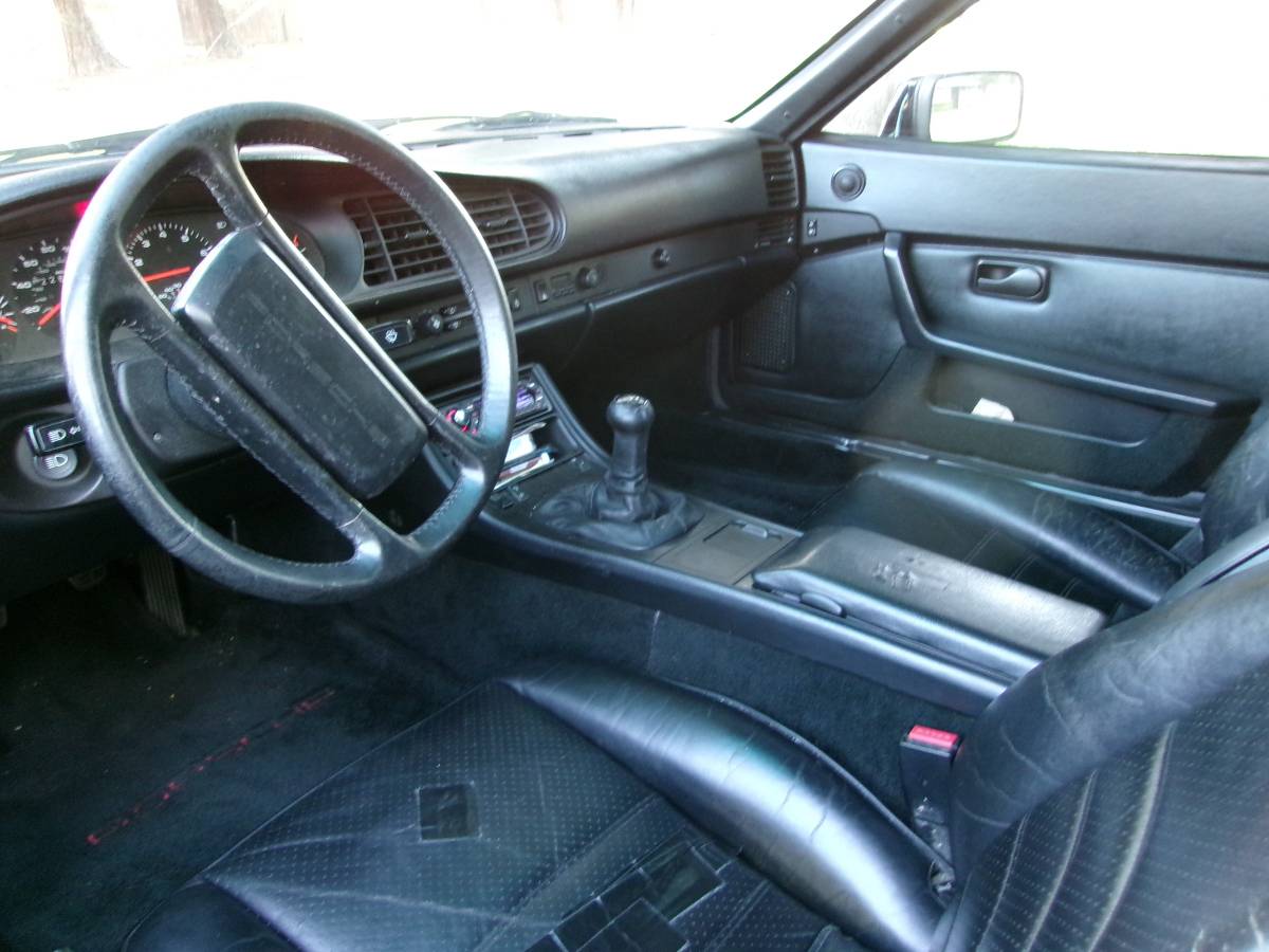 Porsche-944-1986-black-4