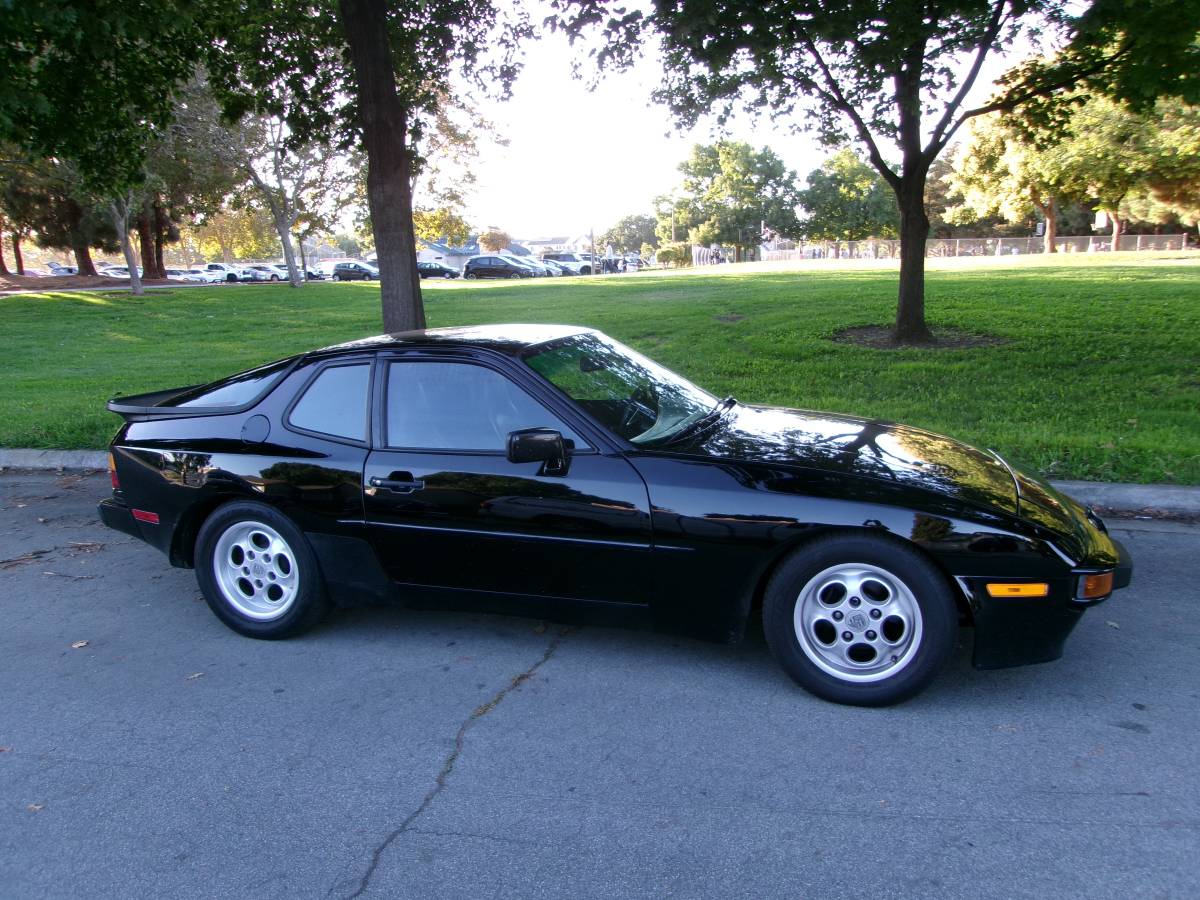 Porsche-944-1986-black