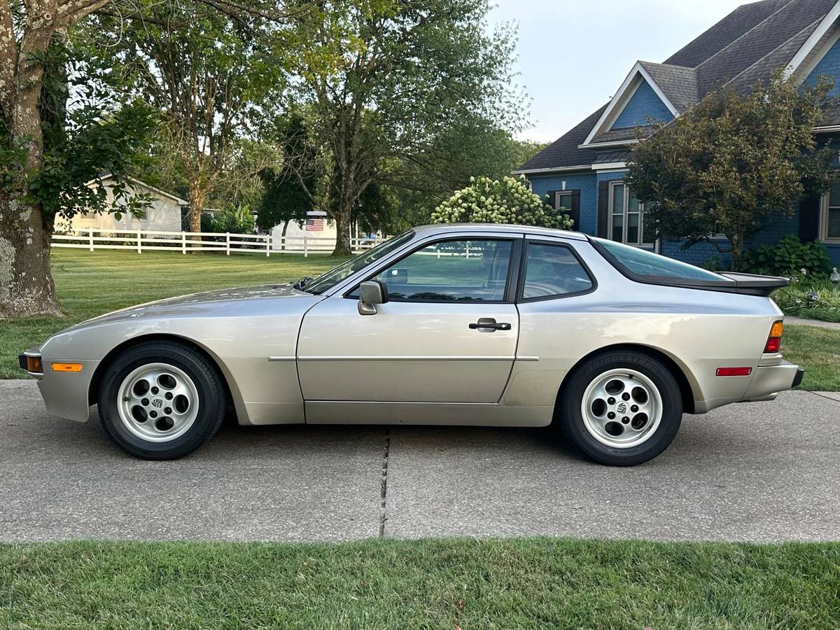 Porsche-944-1989-3