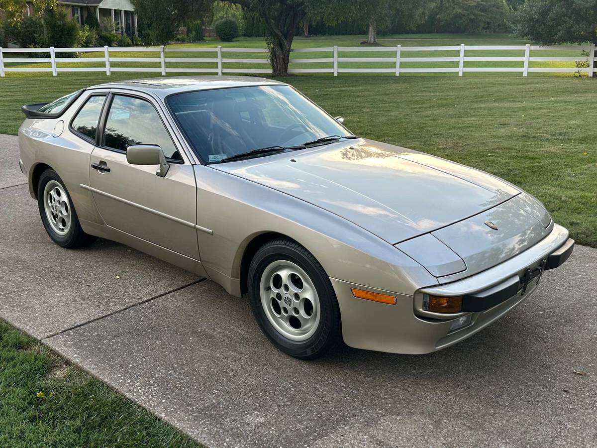 Porsche-944-1989-4