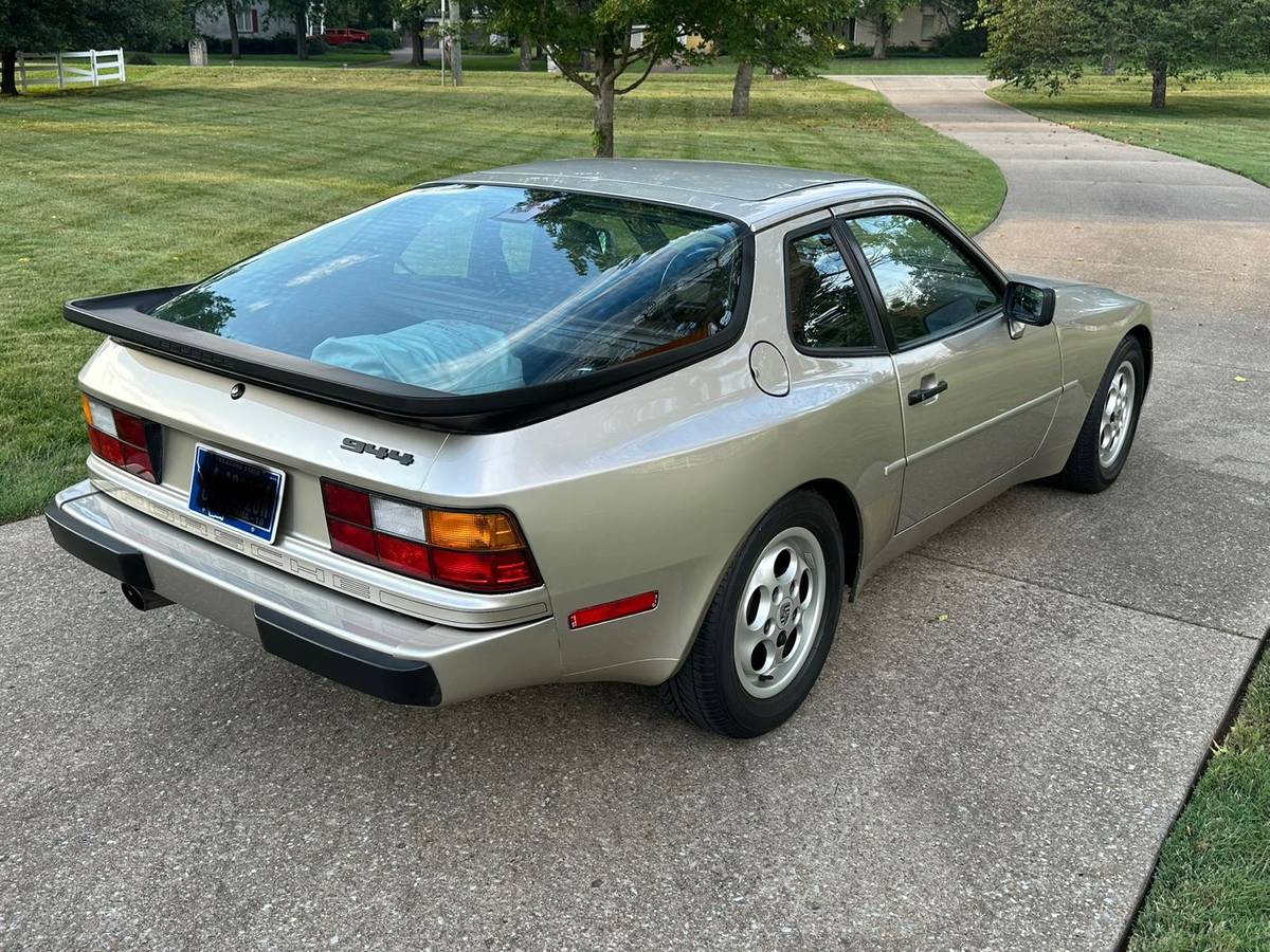 Porsche-944-1989-9