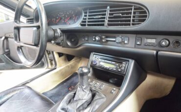 Porsche-944-turbo-1986-18