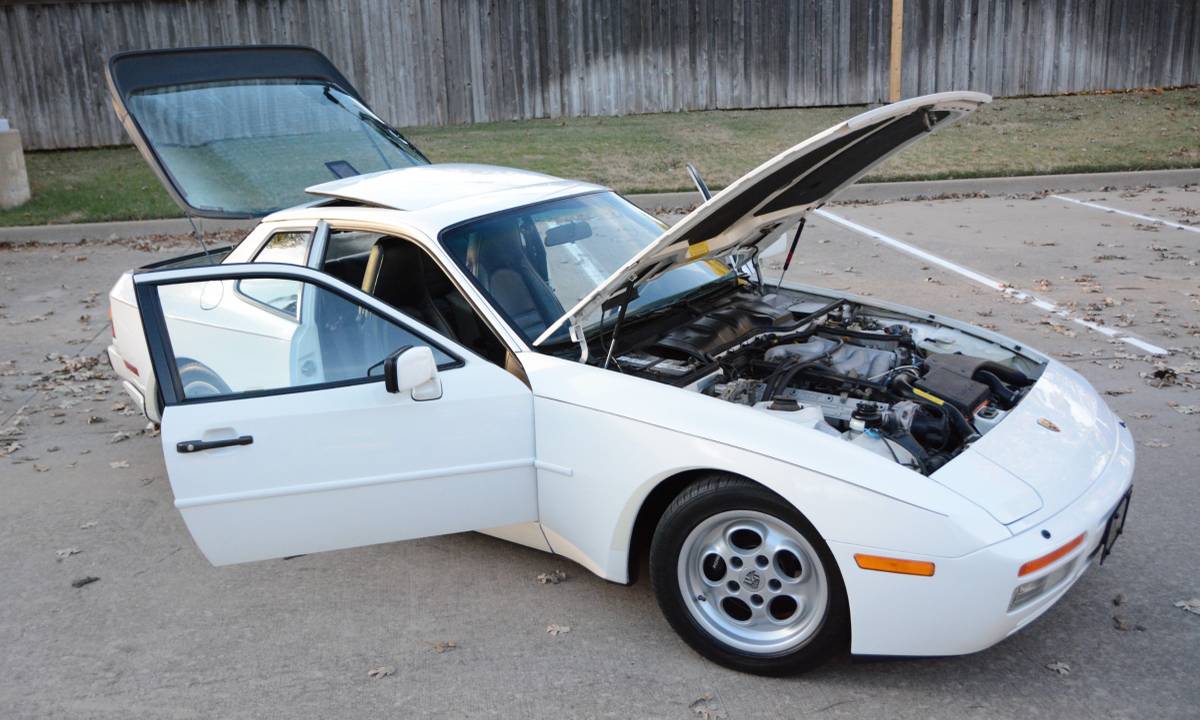 Porsche-944-turbo-1986-20