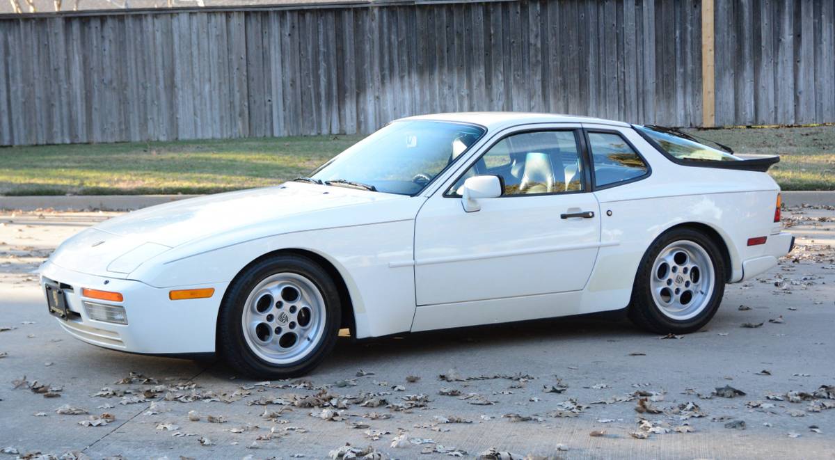 Porsche-944-turbo-1986-8
