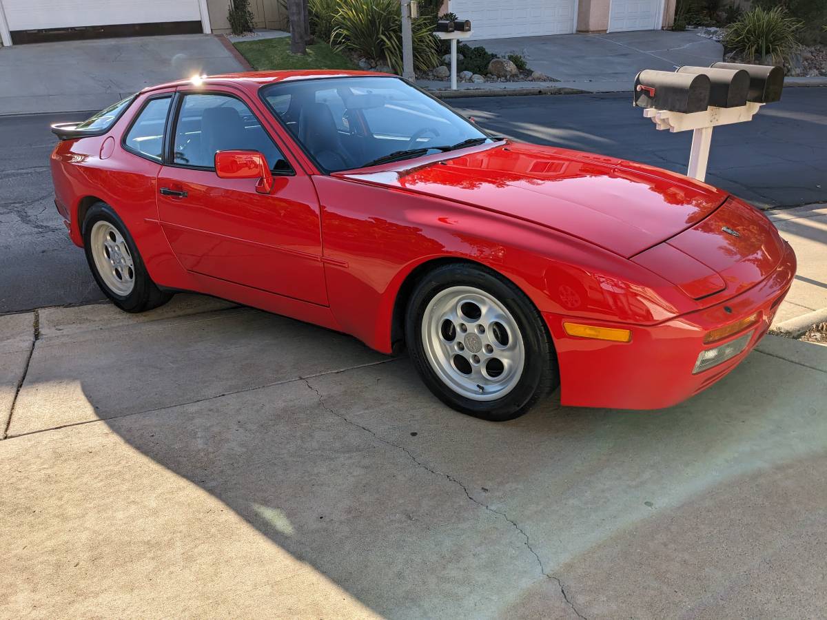 Porsche-944-turbo-1986-red-10