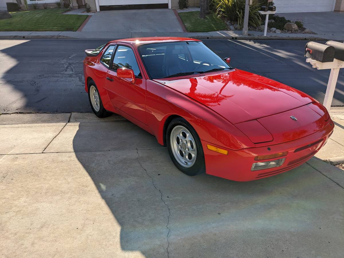 Porsche-944-turbo-1986-red-11