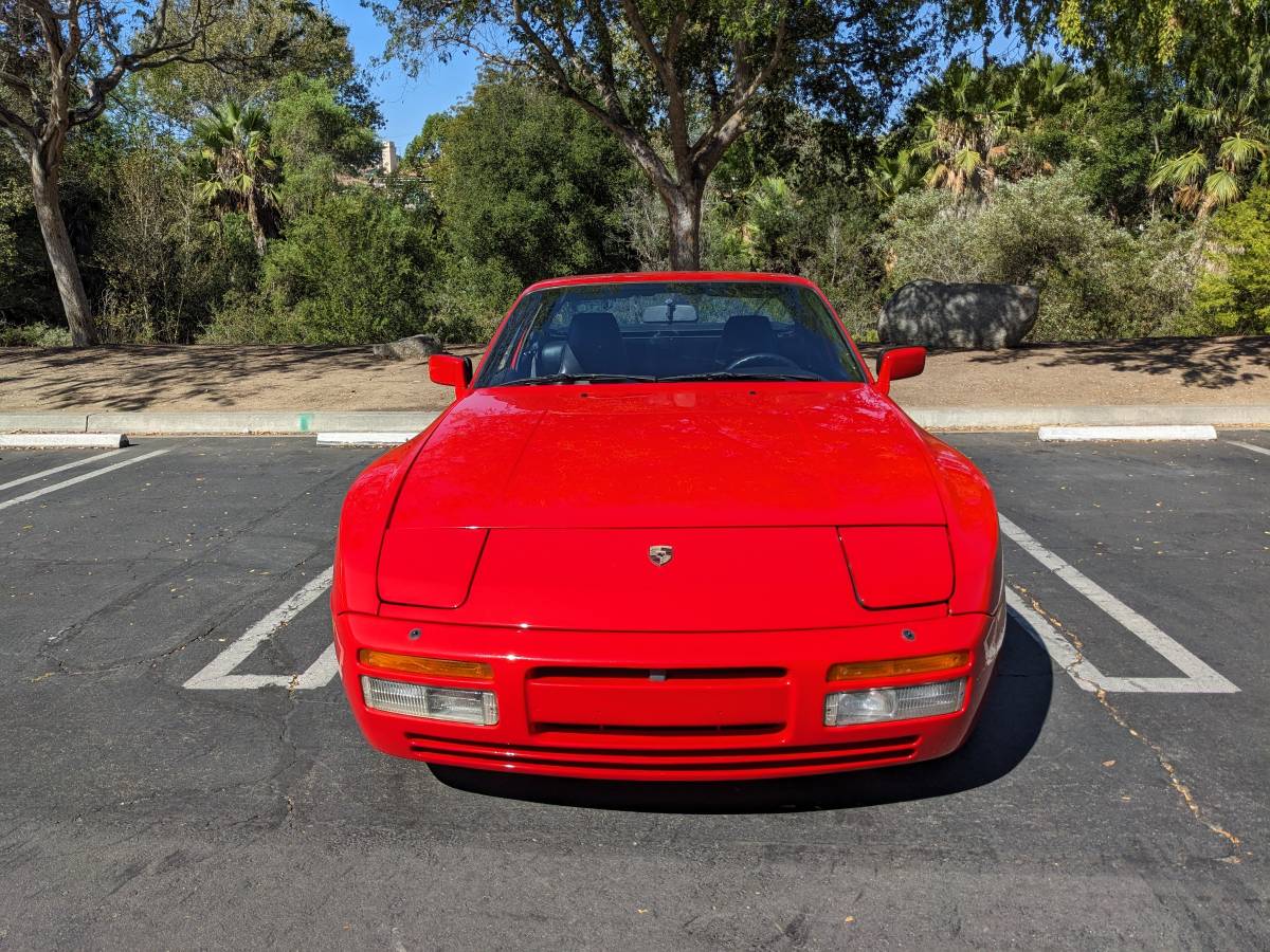 Porsche-944-turbo-1986-red-13