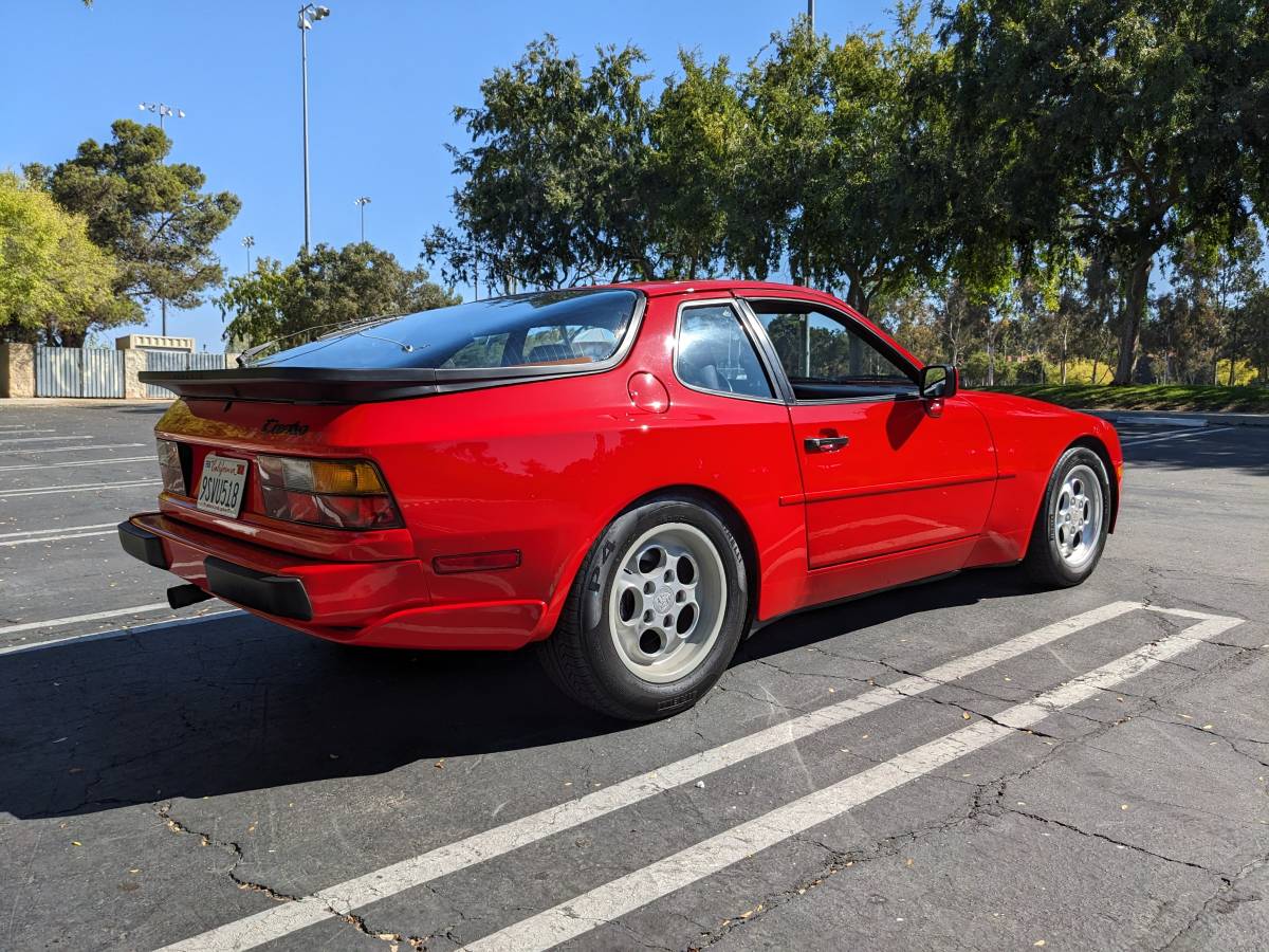 Porsche-944-turbo-1986-red-15
