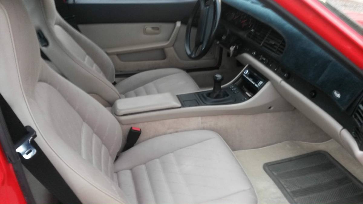 Porsche-944-turbo-1986-red-16