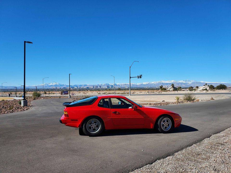 Porsche-944-turbo-1986-red-2