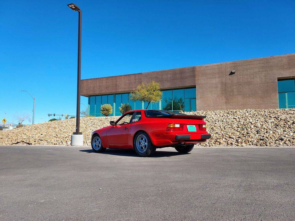 Porsche-944-turbo-1986-red-3
