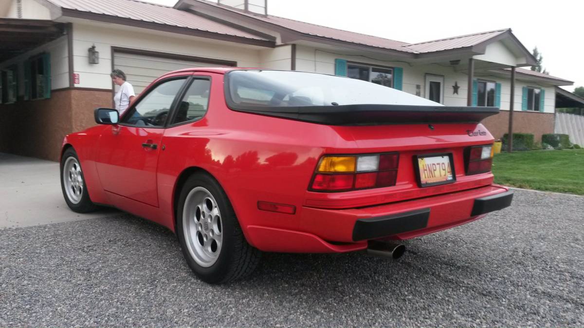 Porsche-944-turbo-1986-red-3