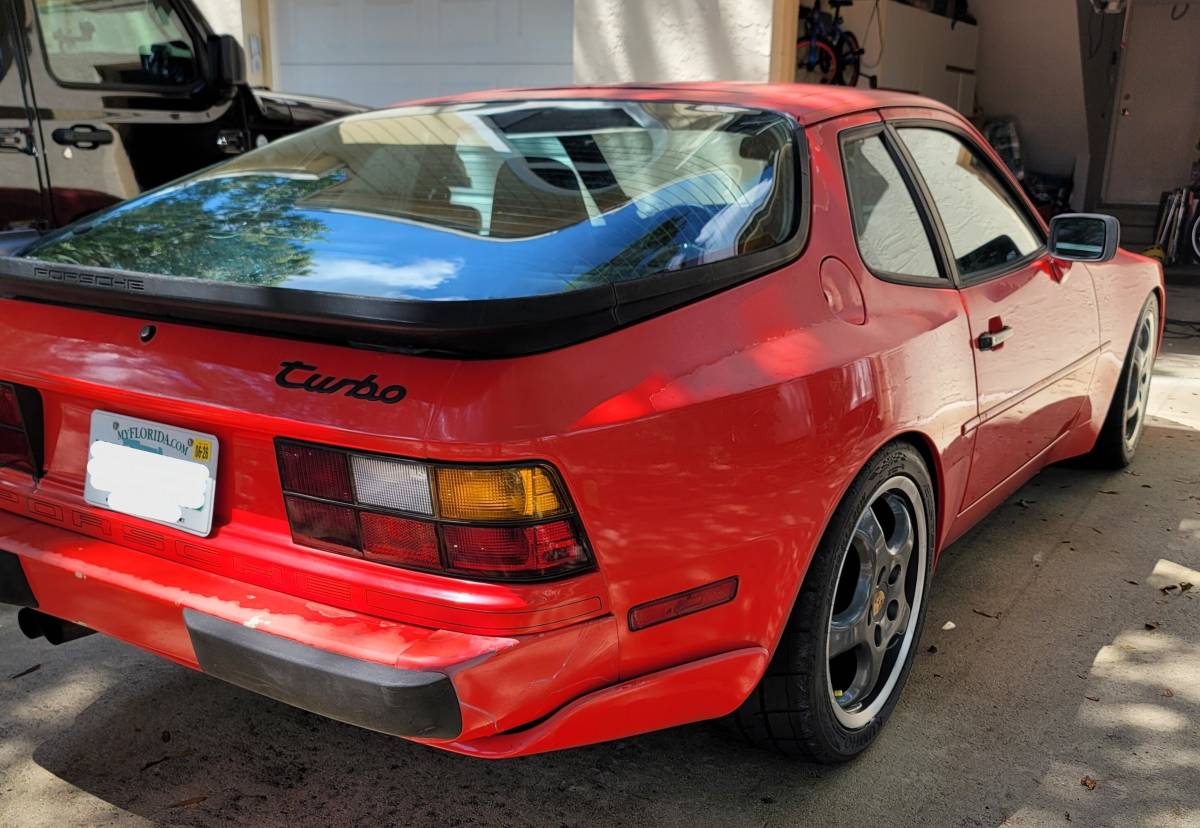 Porsche-944-turbo-1986-red-5