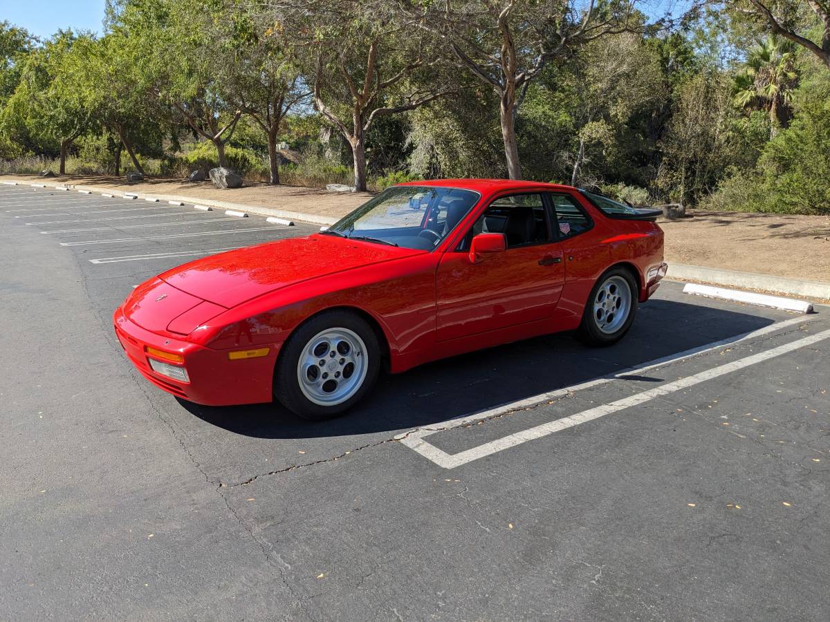 Porsche-944-turbo-1986-red-5