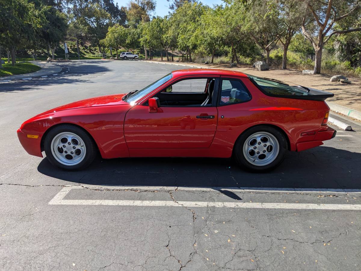 Porsche-944-turbo-1986-red-7