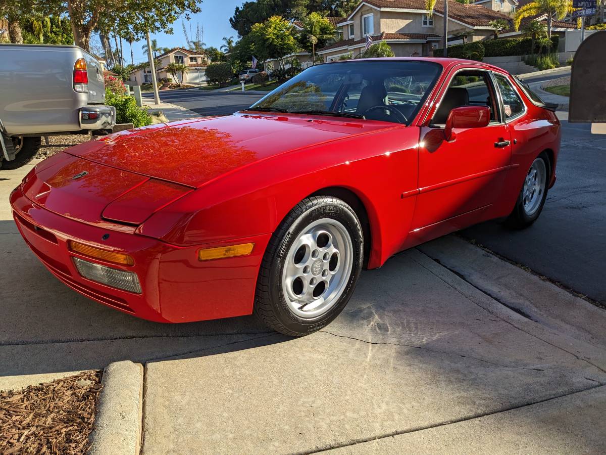 Porsche-944-turbo-1986-red-9