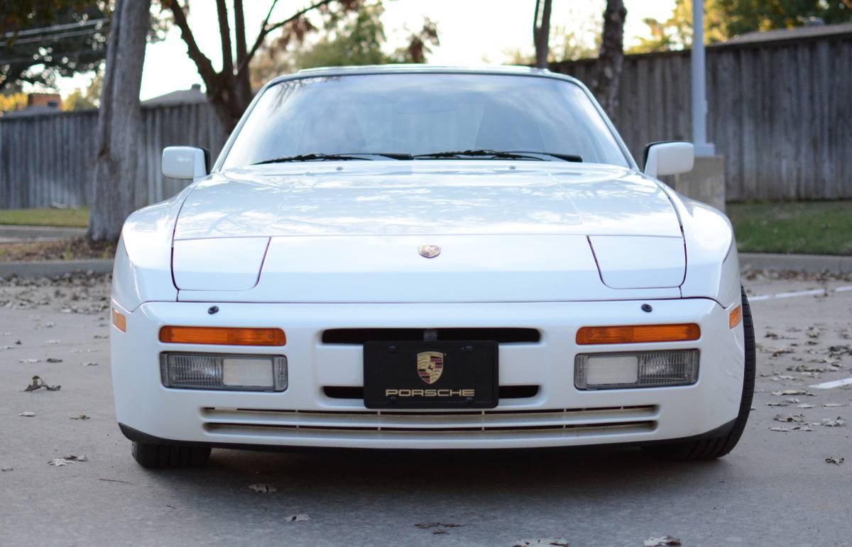 Porsche-944-turbo-1986