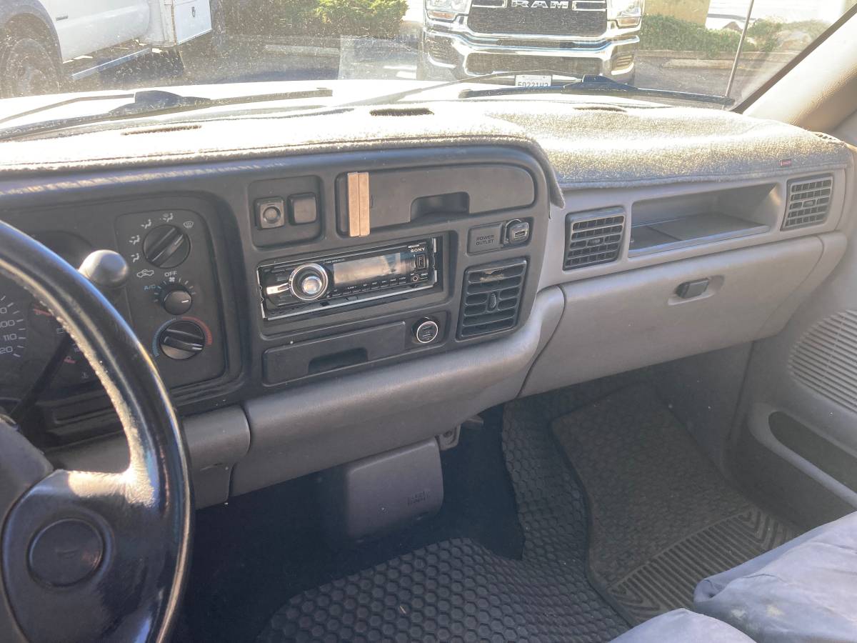 Ram-2500-diesel-1995-11