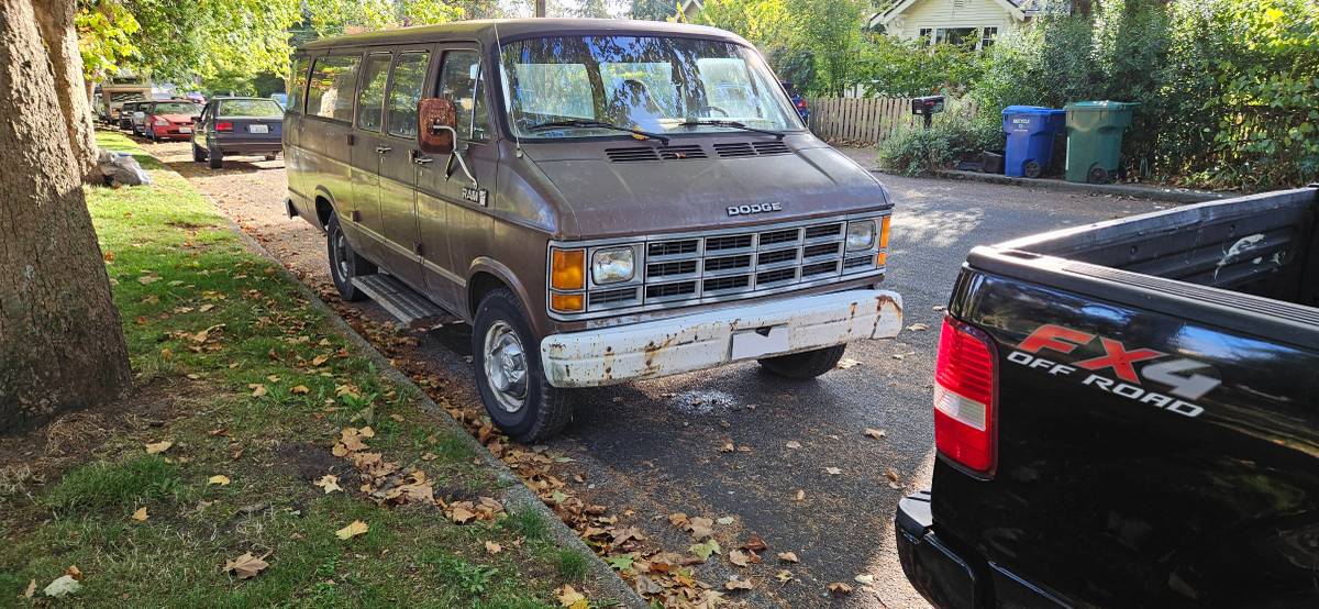 Ram-350-van-1989-brown-2