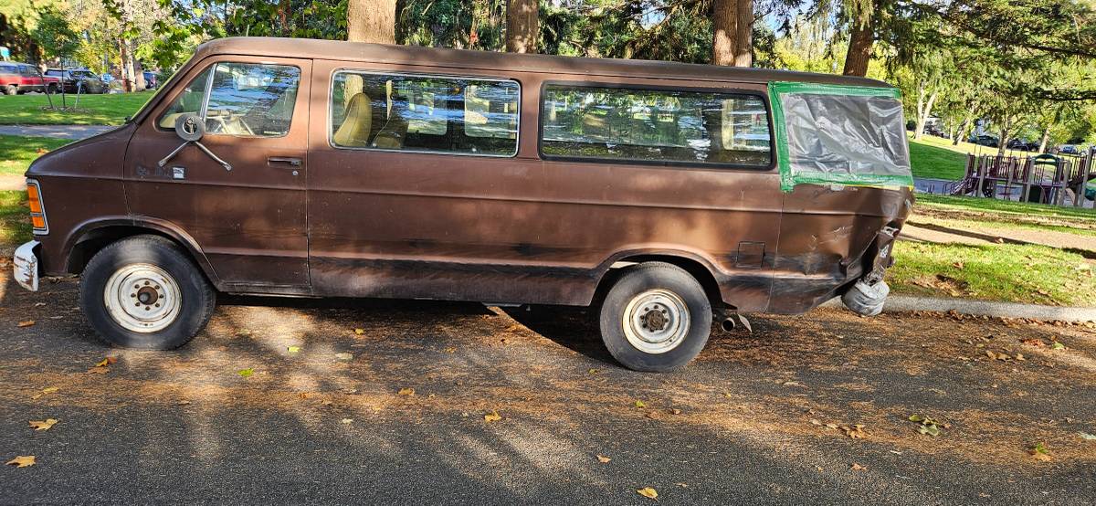 Ram-350-van-1989-brown-3