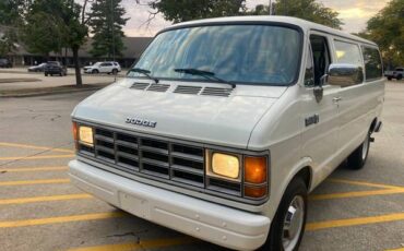 Ram-van-.seat-12-passengers-1988-white-2