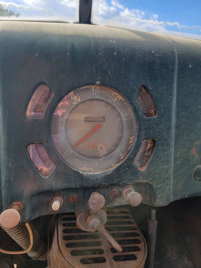 Reo-speedwagon-1948-6