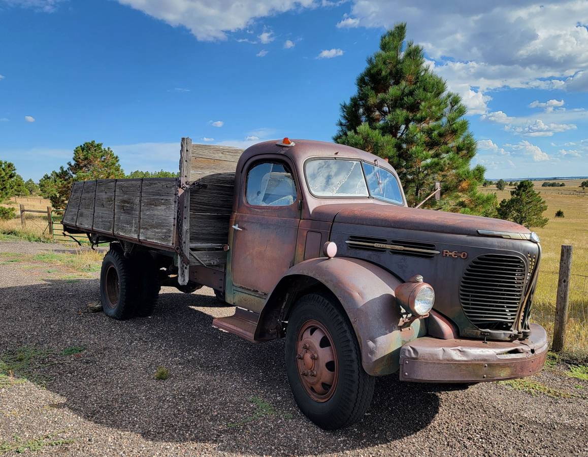 Reo-speedwagon-1948