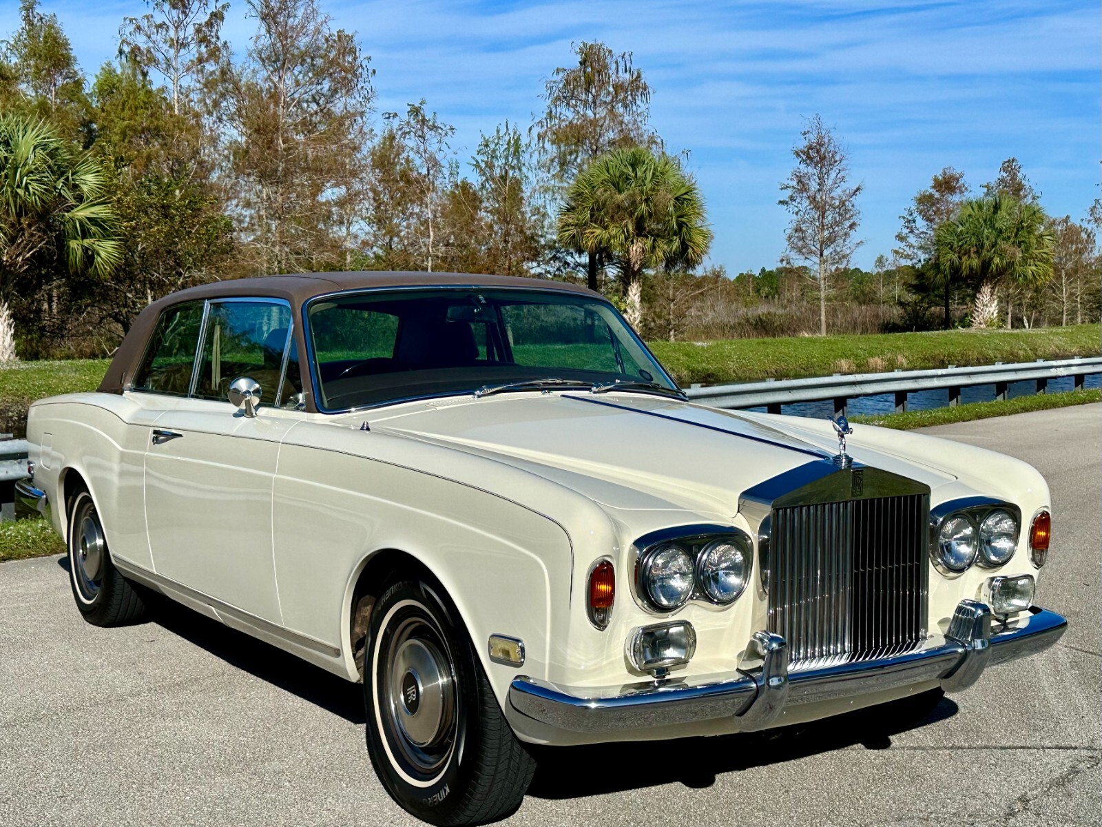 Rolls-Royce-Corniche-1973-Coupe-12