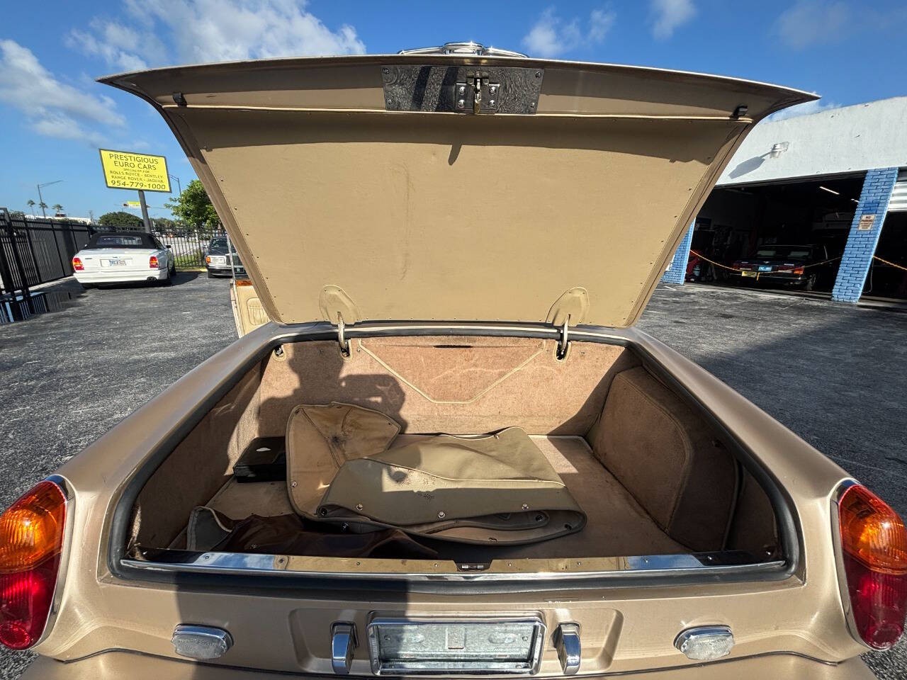 Rolls-Royce-Corniche-1981-Convertible-13