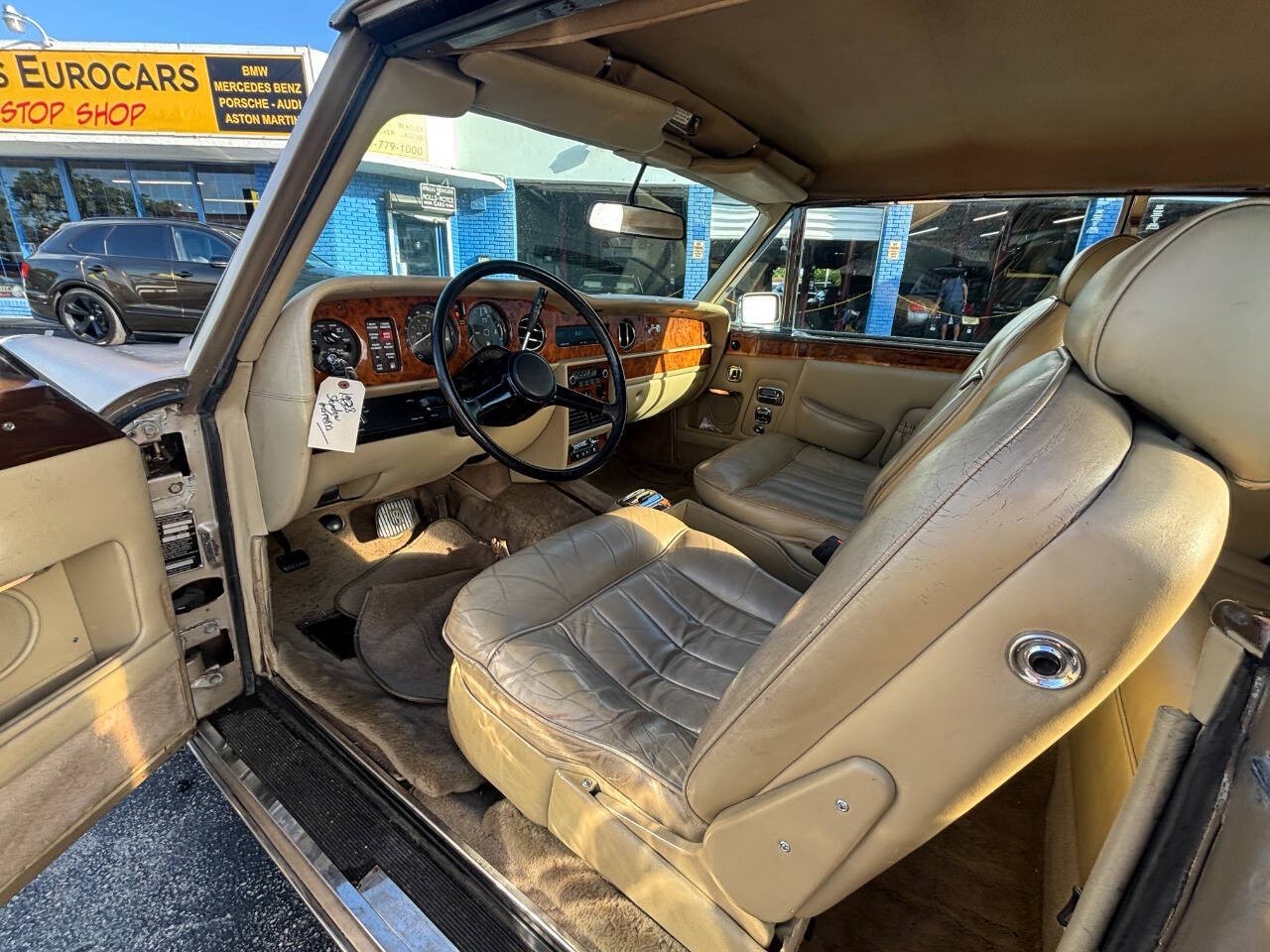 Rolls-Royce-Corniche-1981-Convertible-2