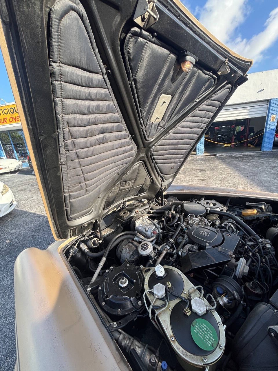Rolls-Royce-Corniche-1981-Convertible-9
