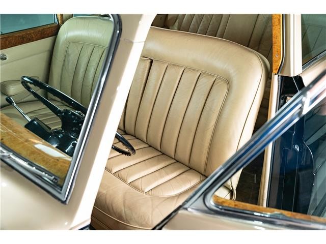Rolls-Royce-Silver-Cloud-1961-Saloon-16