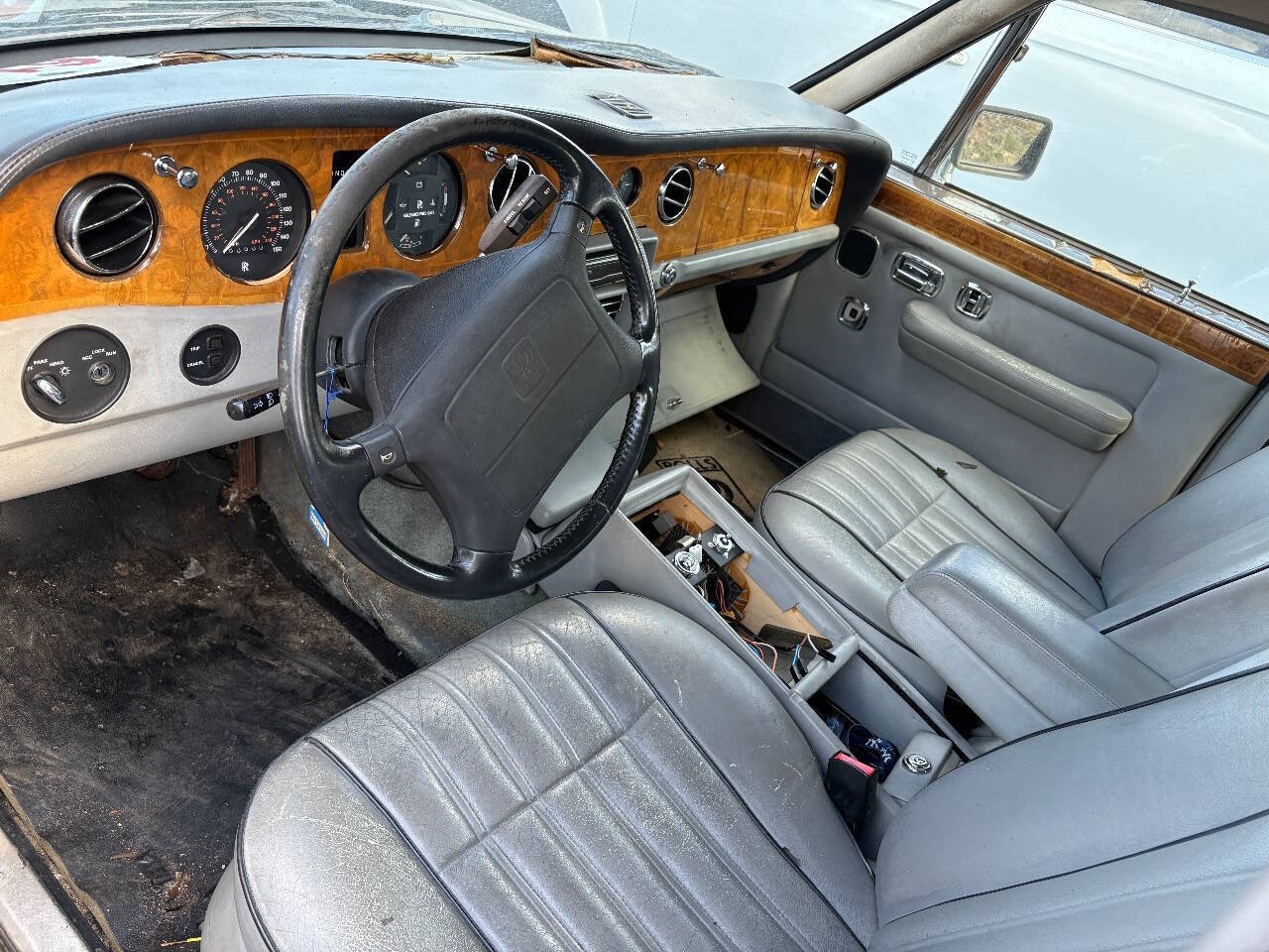 Rolls-Royce-Silver-SpiritSpurDawn-1995-Sedan-4
