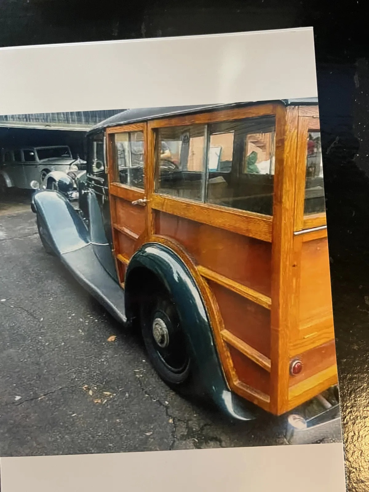 Rolls-royce-2025-1935-Green-Tan-2