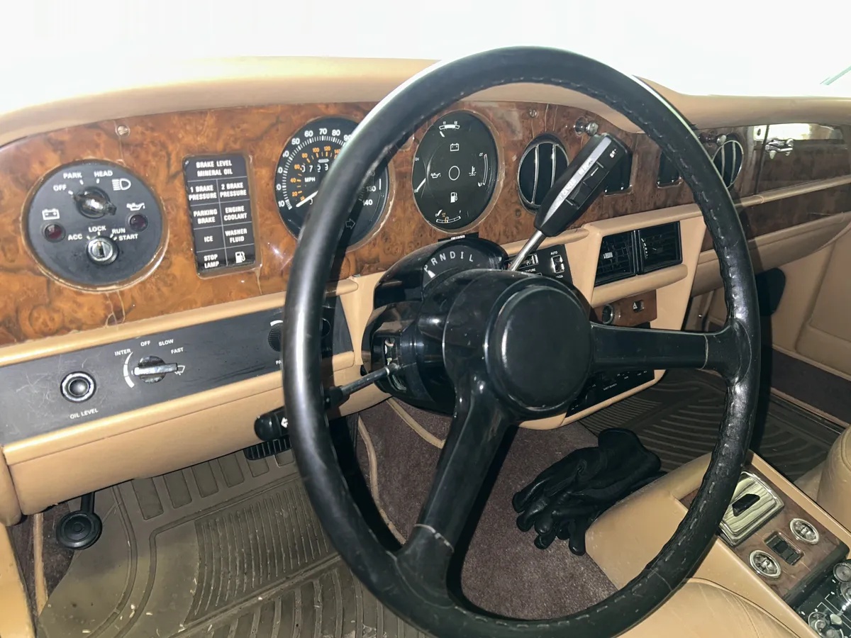 Rolls-royce-Silver-spirit-1985-Burgundy-Tan-5